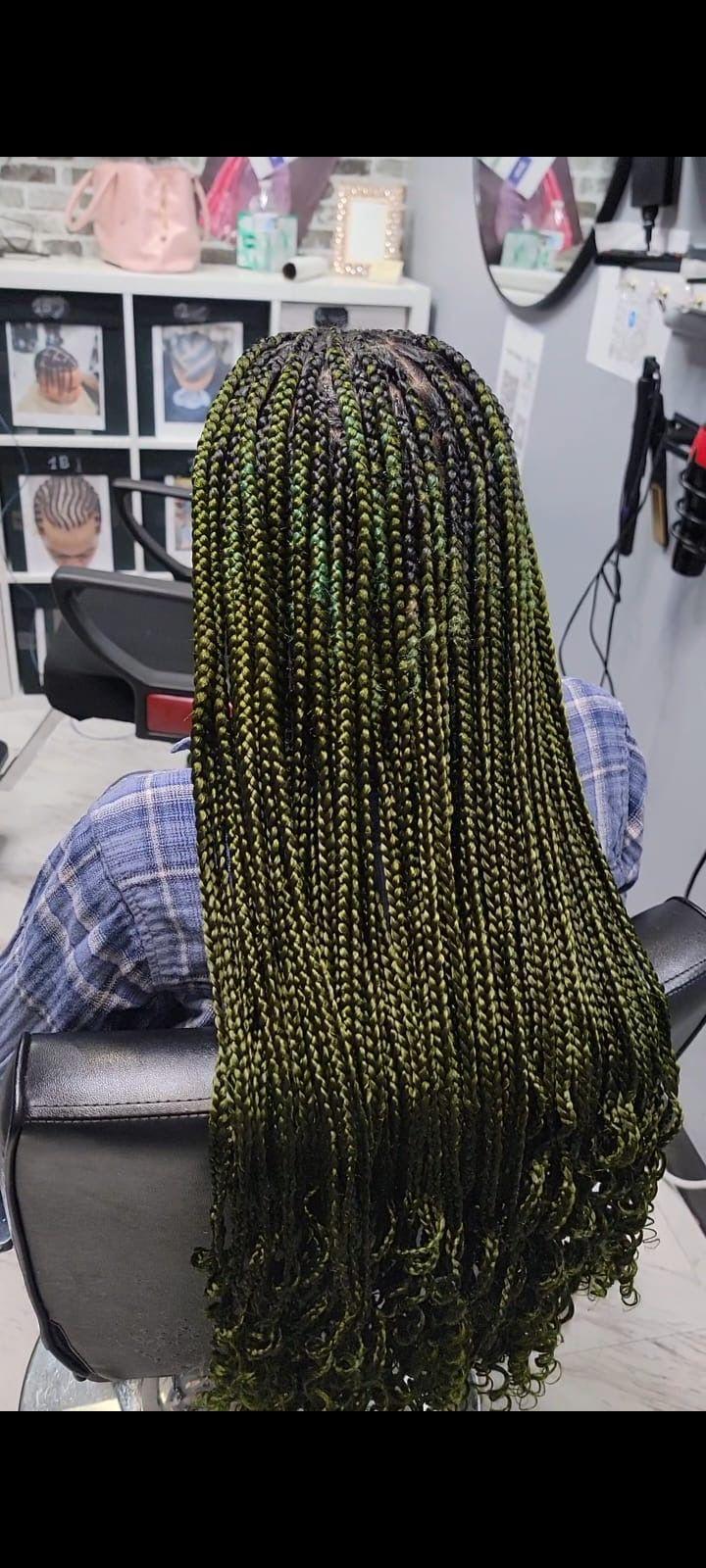 Knotless Braids 